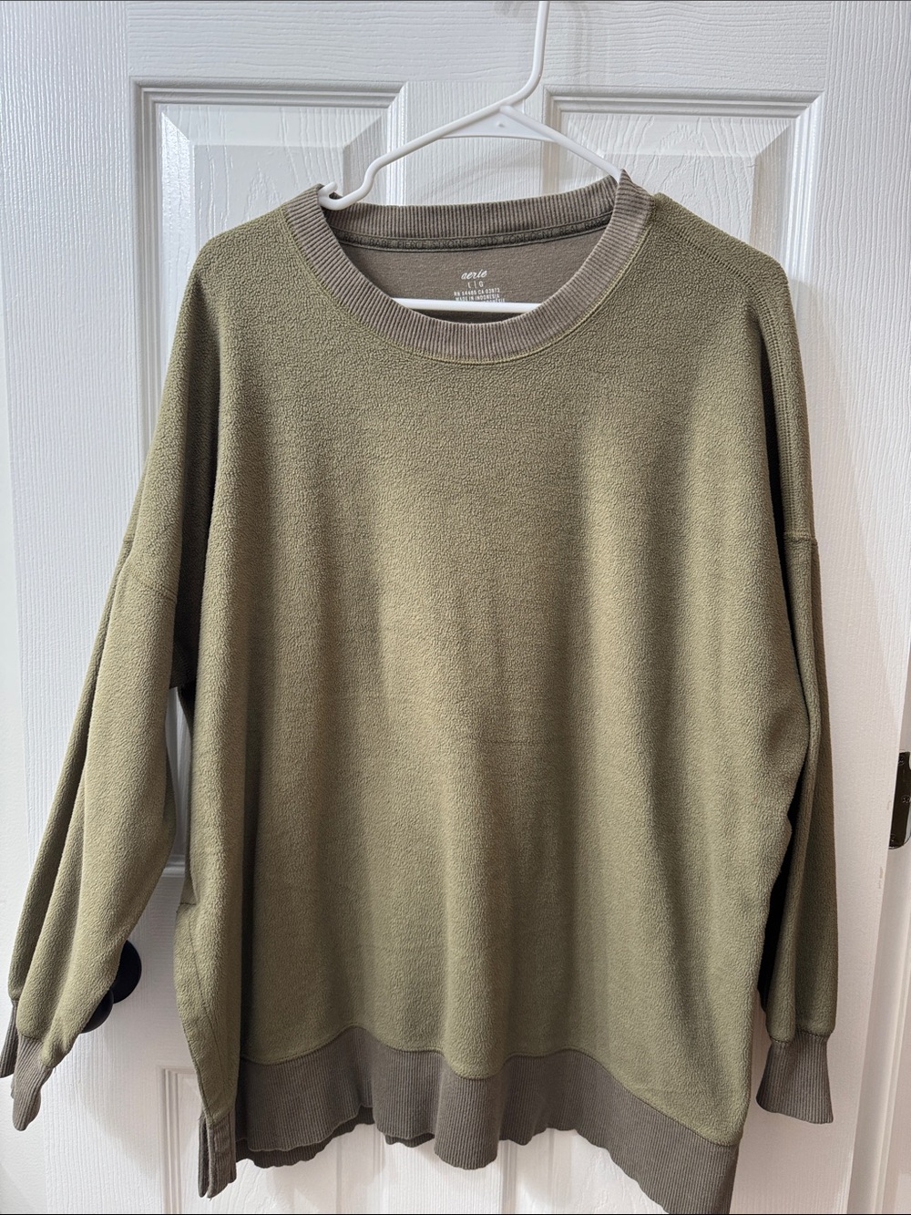 aerie women’s Olive Green Crewneck Sweatshirt